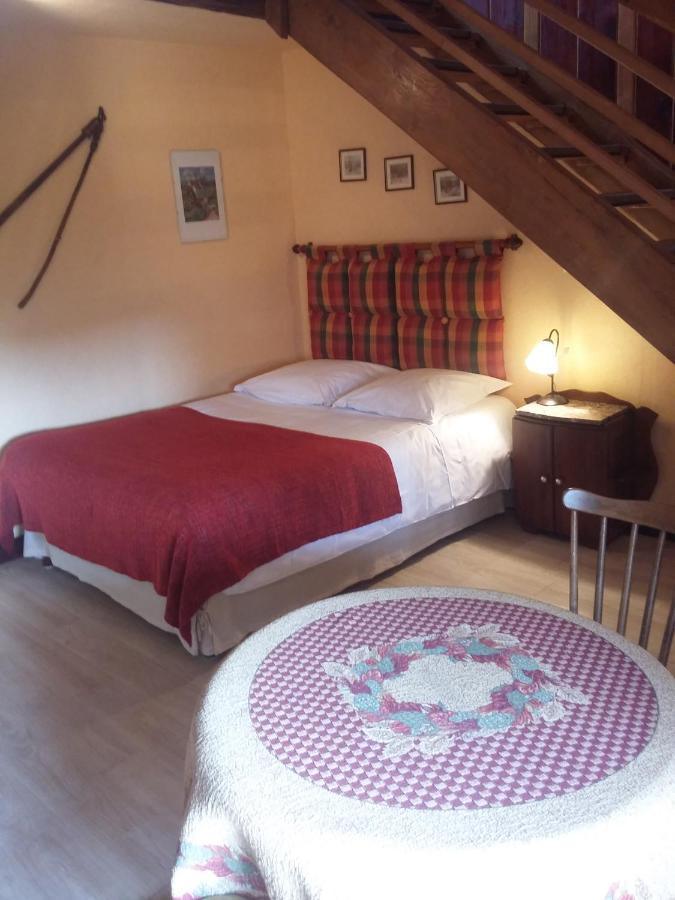 Les Petites Chapelles Bed & Breakfast Saint-Pierre-de-Plesguen Exterior photo