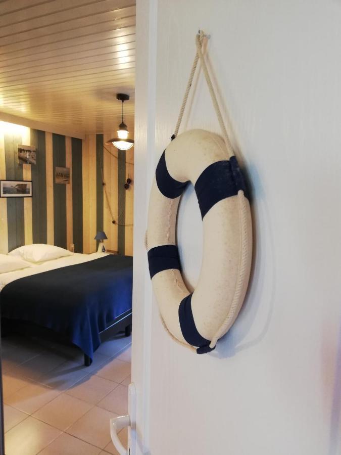 Les Petites Chapelles Bed & Breakfast Saint-Pierre-de-Plesguen Exterior photo